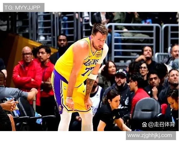 2018年NBA季后赛火箭与爵士第四场激战回顾与精彩瞬间分析